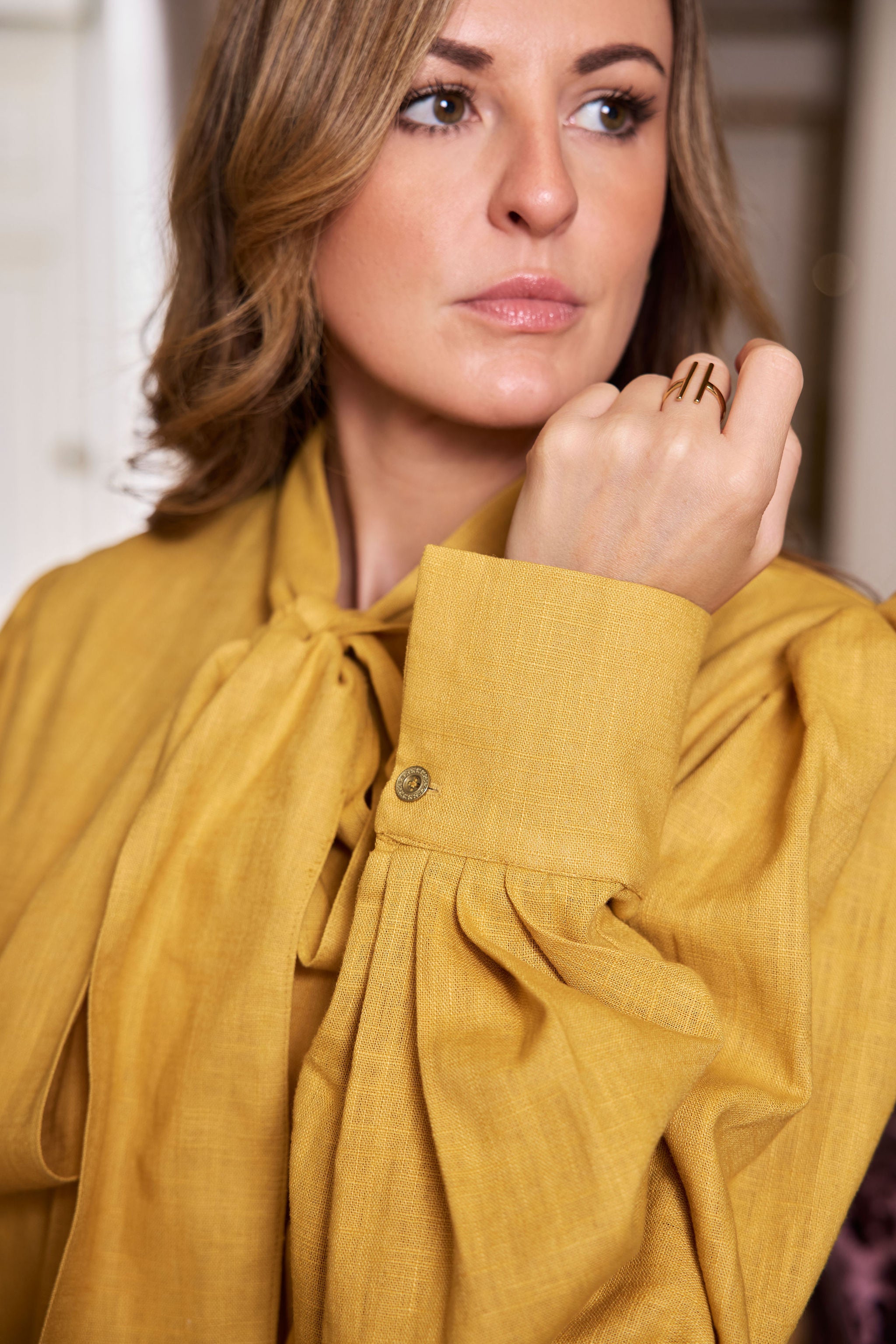 Long sleeve Pussy-bow Shirt