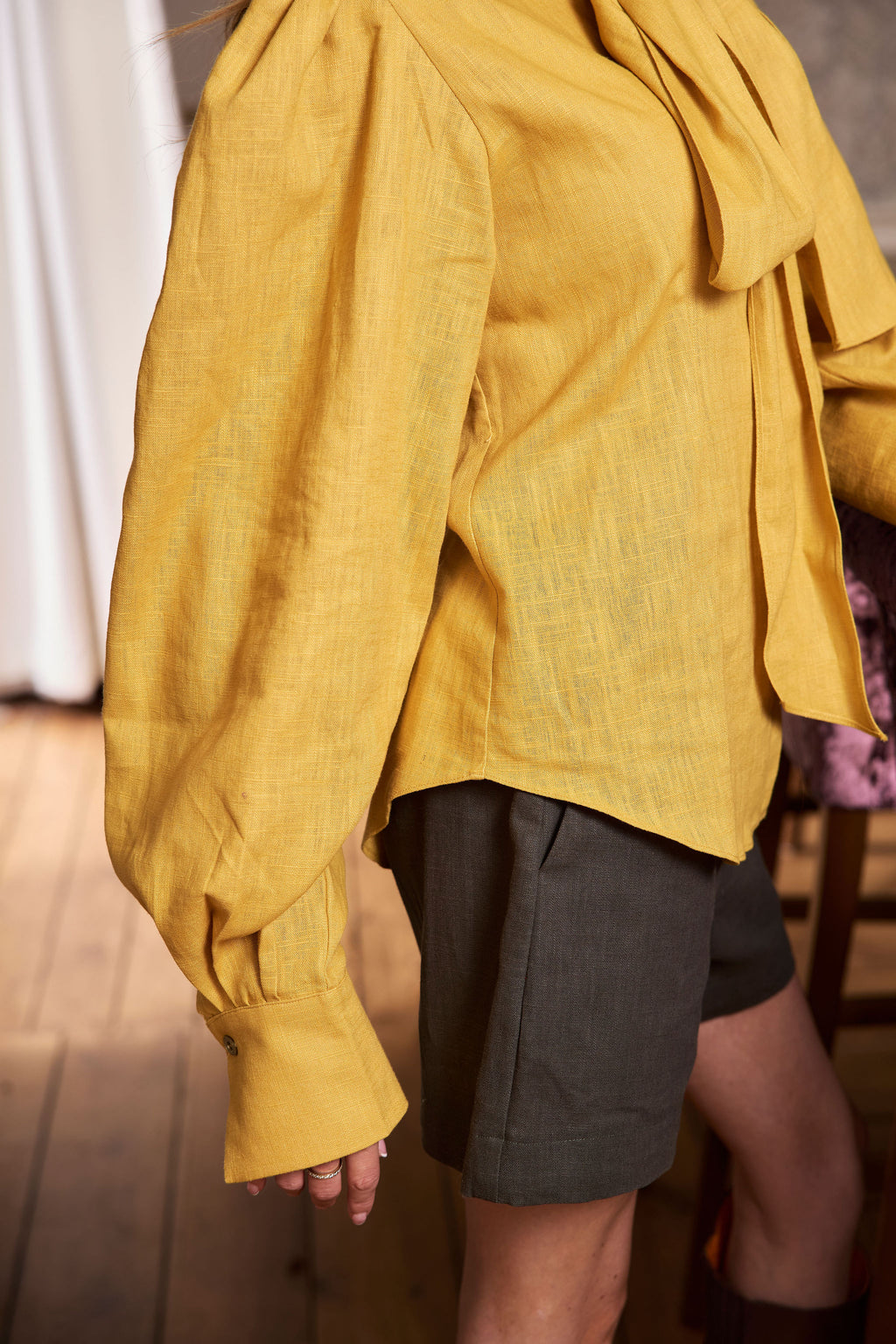 Long sleeve Pussy-bow Shirt